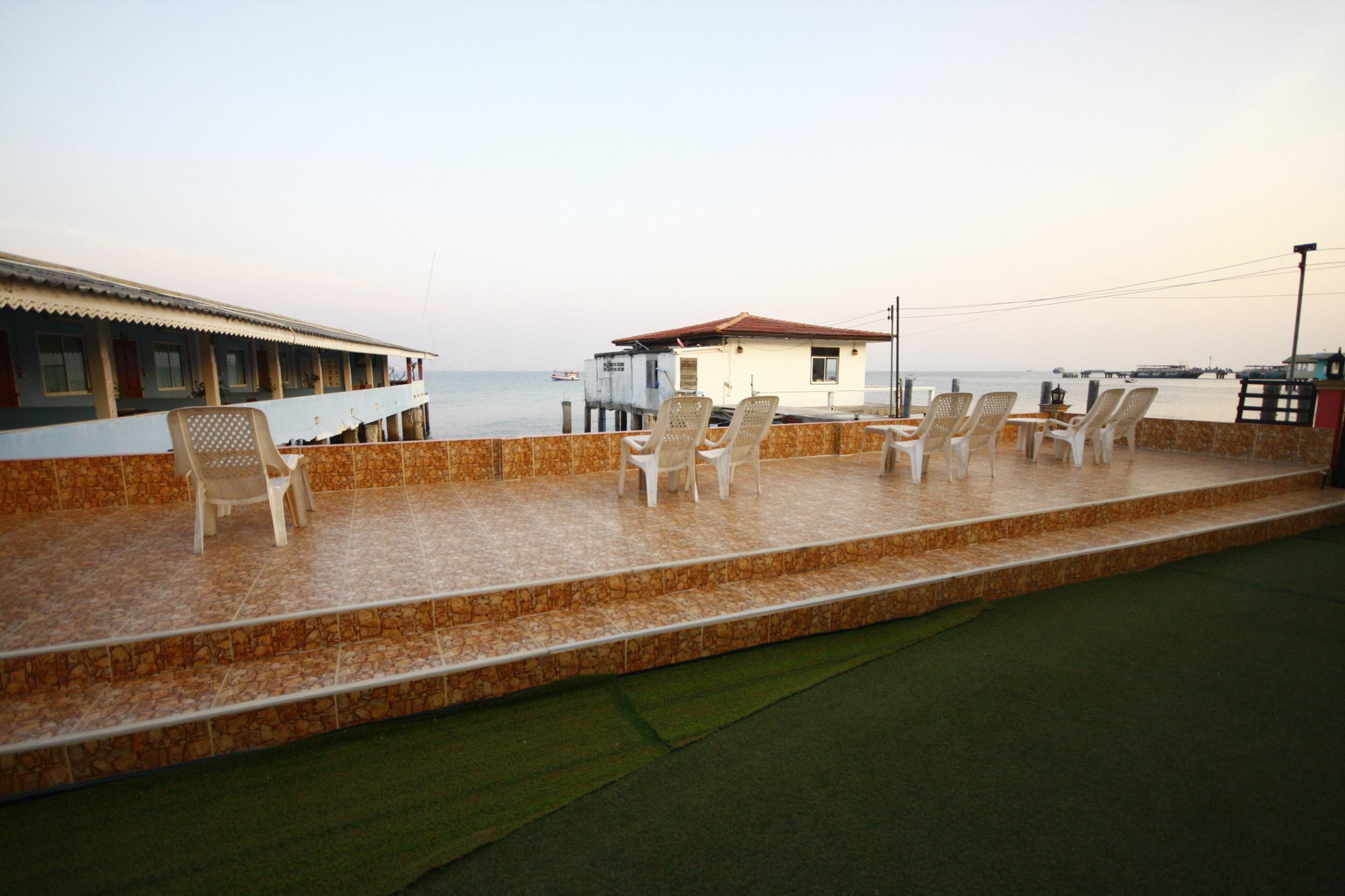 Koh Larn Sea Side Resort Exterior photo